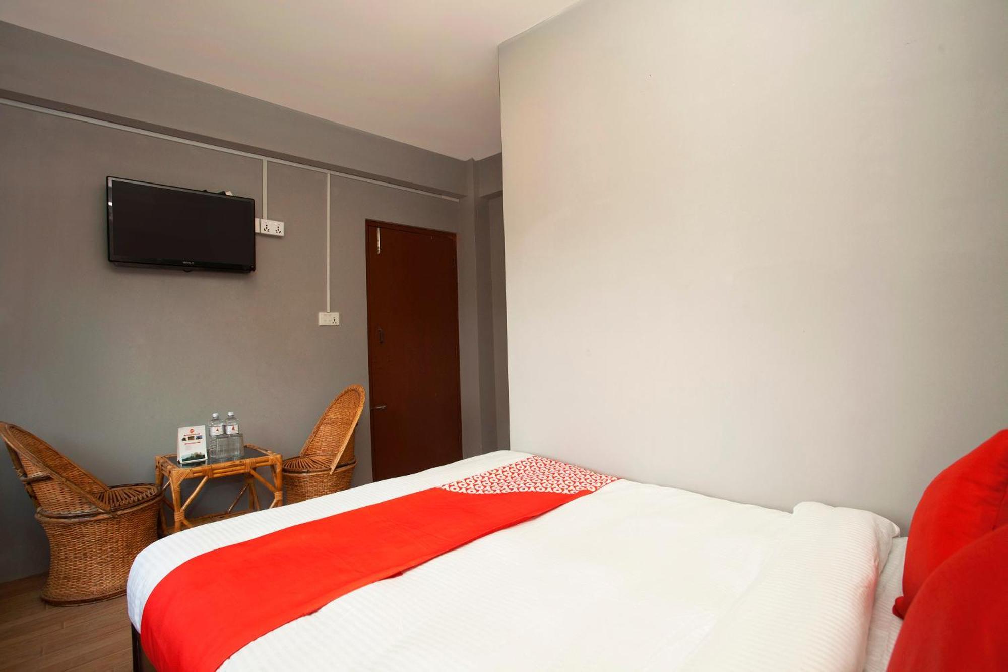 Oyo 587 Hotel Tradition Inn Catmandu Exterior foto