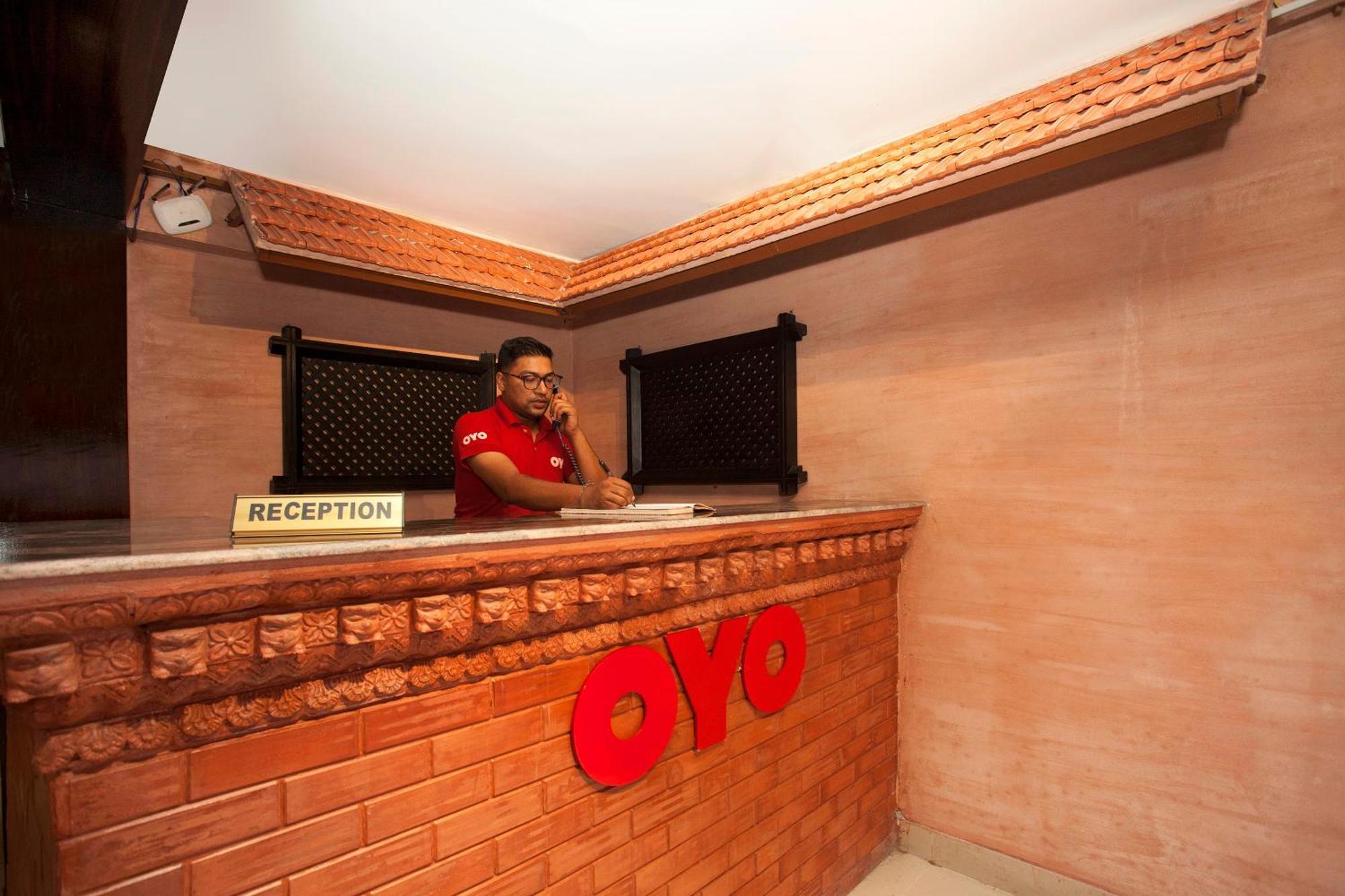 Oyo 587 Hotel Tradition Inn Catmandu Exterior foto